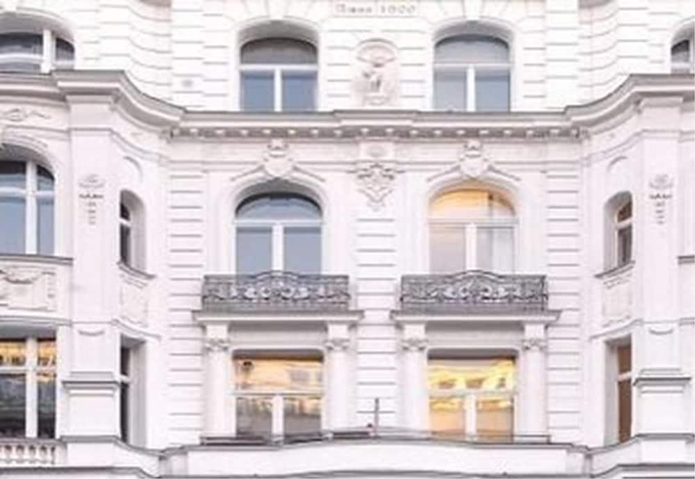 Hotel Pension Savoy Near Kurfuerstendamm Berlin Extérieur photo