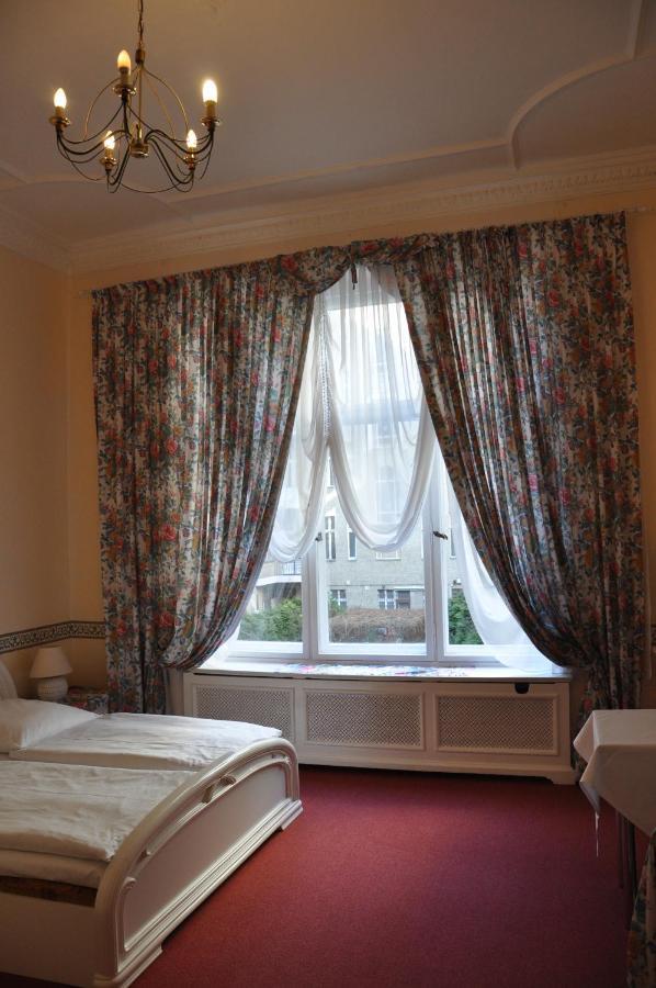 Hotel Pension Savoy Near Kurfuerstendamm Berlin Chambre photo